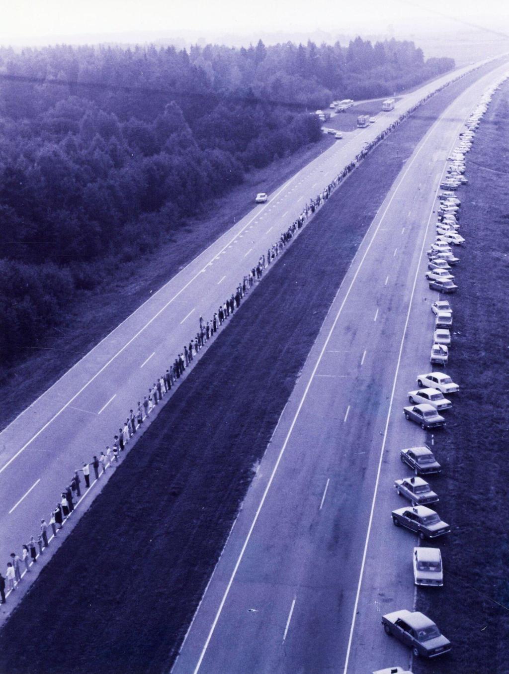 The Baltic Way: an Act of Historic&nbsp;Courage